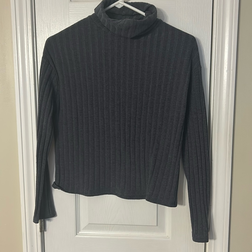 Women’s Turtleneck Cropped - grey medium